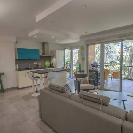 Apartment Beautiful 78m With 2 Balconies In Raphael