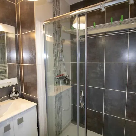 Beautiful 78m With 2 Balconies In Raphael *