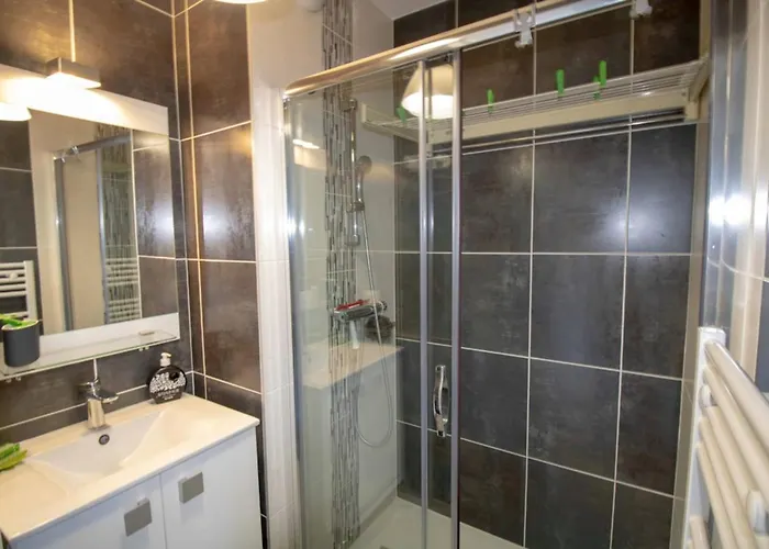 Beautiful 78m With 2 Balconies In Raphael *